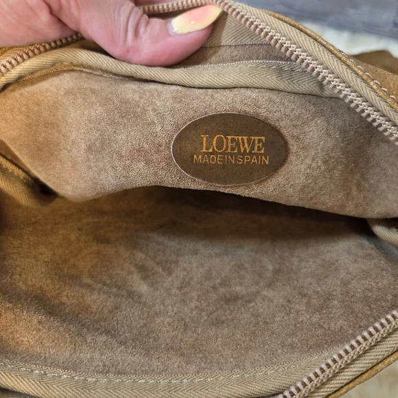 Authentic Loewe *Vintage* Tan Crossbody Bag with Suede Finish - Picture 11 of 12